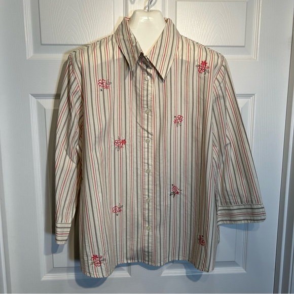 Tailored Button Front Floral Embroidery Top Size 20W - Picture 1 of 9